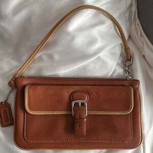 Vintage Coach Soho British Tan Leather Wristlet with Buckle Pocket